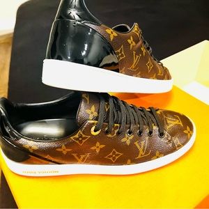 Women’s Louis Vuitton Front-row Sneaker size 41